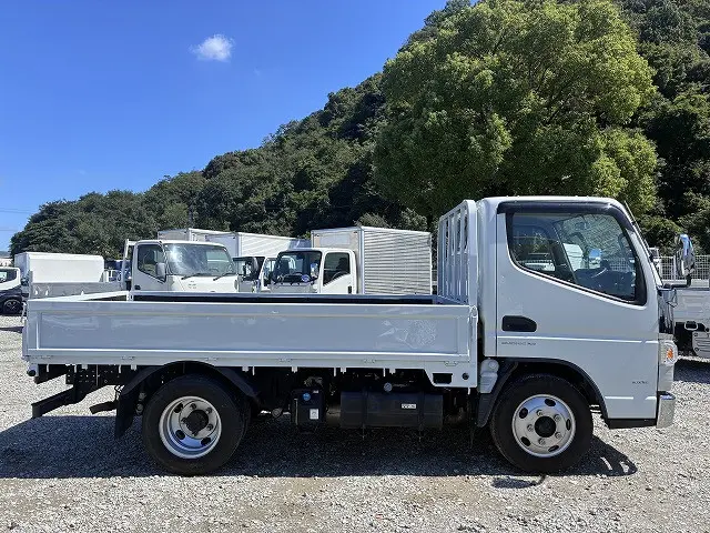 三菱 キャンター 2PG-FBAV0(2WD)の写真5