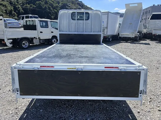 三菱 キャンター 2PG-FBAV0(2WD)の写真14