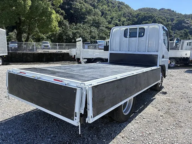三菱 キャンター 2PG-FBAV0(2WD)の写真15