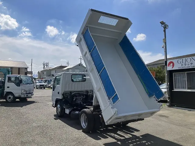 いすゞ エルフ 2RG-NKR88AN(2WD)の写真6