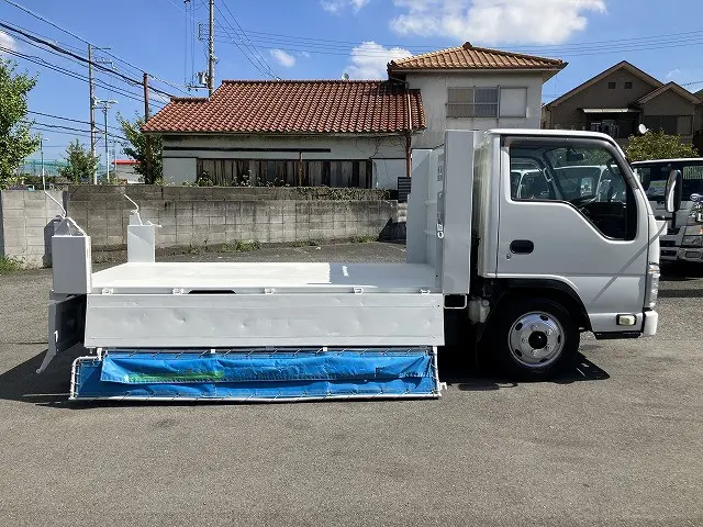 いすゞ エルフ 2RG-NKR88AN(2WD)の写真19