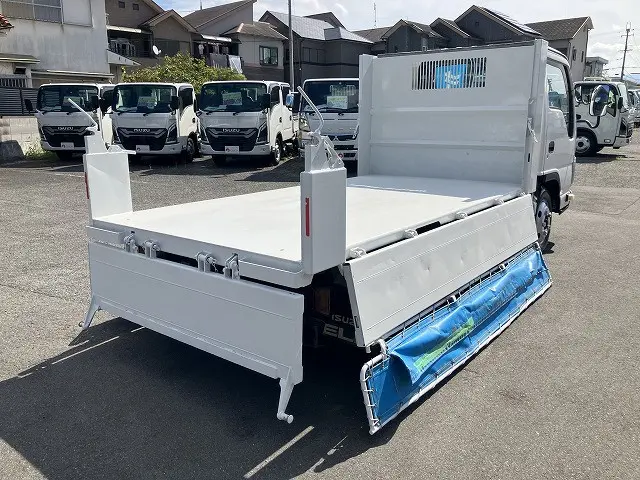 いすゞ エルフ 2RG-NKR88AN(2WD)の写真22
