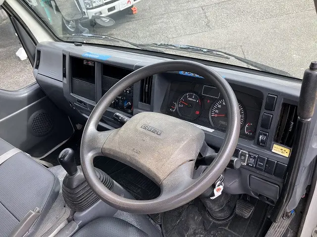 いすゞ エルフ TKG-NKS85AN(4WD)の写真38