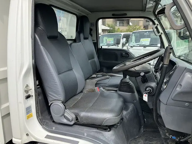いすゞ エルフ TKG-NKS85AN(4WD)の写真46