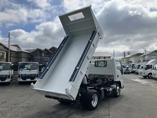いすゞ エルフ TKG-NKS85AN(4WD)の写真8