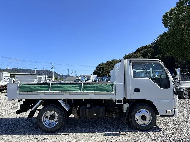 いすゞ エルフ BKG-NKR85AD(2WD)の写真12
