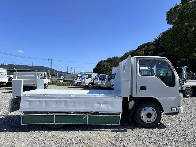いすゞ エルフ BKG-NKR85AD(2WD)の写真21
