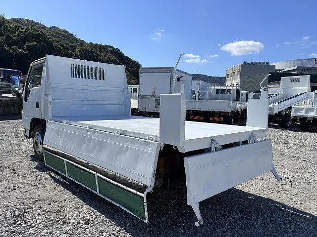 いすゞ エルフ BKG-NKR85AD(2WD)の写真22