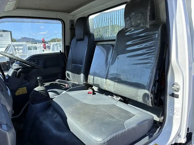 いすゞ エルフ BKG-NKR85AD(2WD)の写真39