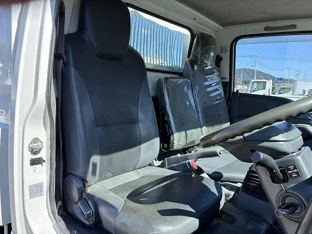 いすゞ エルフ BKG-NKR85AD(2WD)の写真40