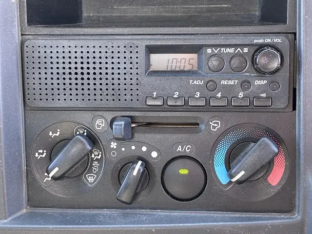 いすゞ エルフ BKG-NKR85AD(2WD)の写真43
