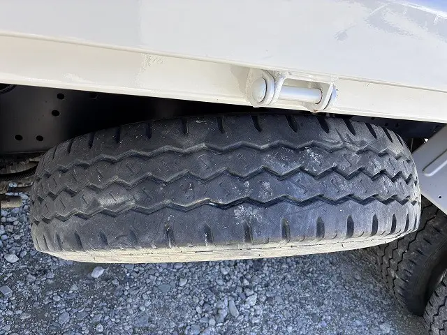 いすゞ エルフ BKG-NKR85AD(2WD)の写真50