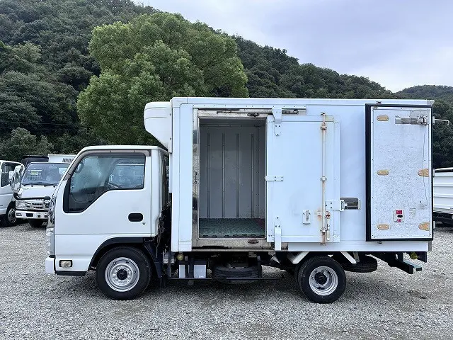 いすゞ エルフ TPG-NHR85AN(2WD)の写真11