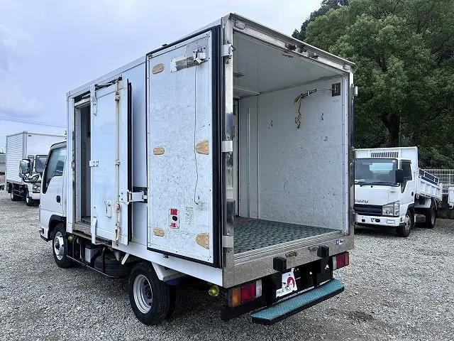 いすゞ エルフ TPG-NHR85AN(2WD)の写真13