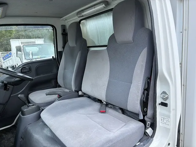 いすゞ エルフ TPG-NHR85AN(2WD)の写真29
