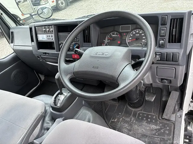 いすゞ エルフ TPG-NHR85AN(2WD)の写真32
