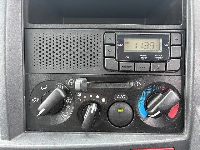 いすゞ エルフ TPG-NHR85AN(2WD)の写真35