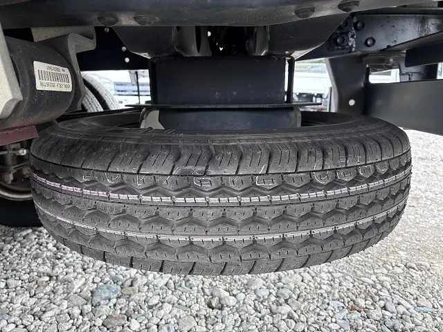 いすゞ エルフ TPG-NHR85AN(2WD)の写真42