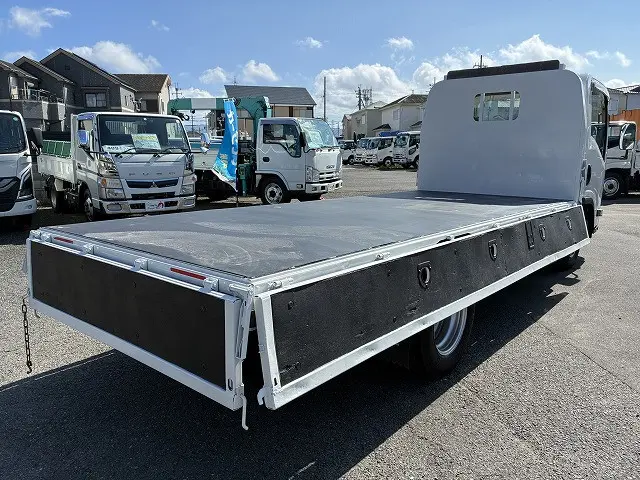いすゞ エルフ TPG-NMR85AR(2WD)の写真15