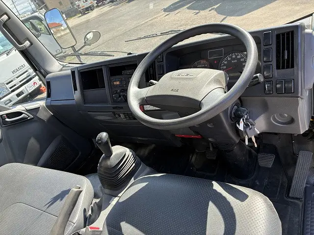 いすゞ エルフ TPG-NMR85AR(2WD)の写真33