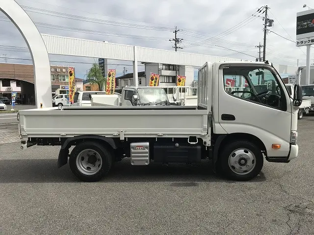 日野 デュトロ 2RG-XZU605M(2WD)の写真8