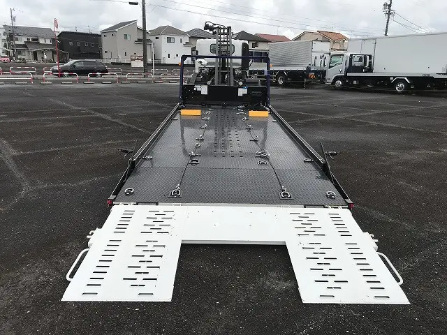 いすゞ エルフ 2TG-NPR88AM(2WD)の写真5