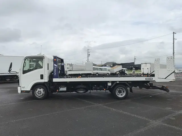 いすゞ エルフ 2TG-NPR88AM(2WD)の写真14