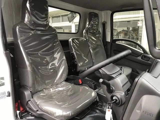 いすゞ エルフ 2TG-NPR88AM(2WD)の写真32