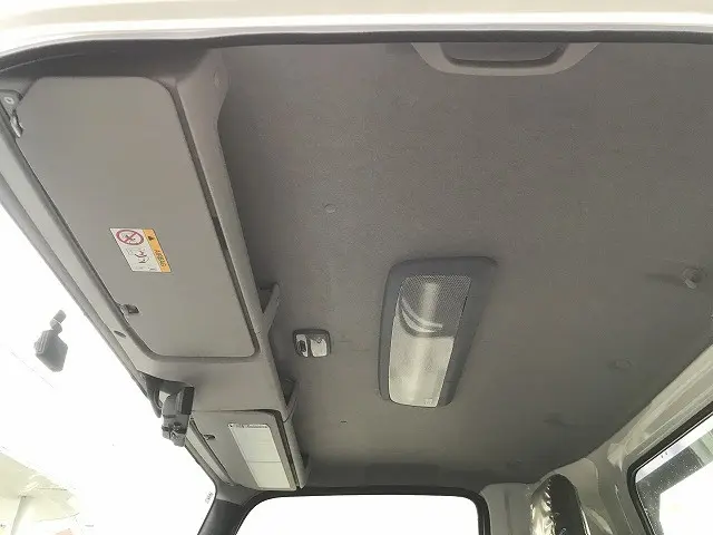 いすゞ エルフ 2TG-NPR88AM(2WD)の写真34