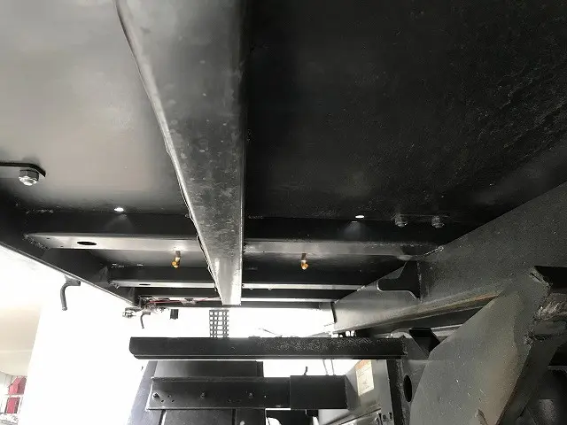 いすゞ エルフ 2TG-NPR88AM(2WD)の写真36