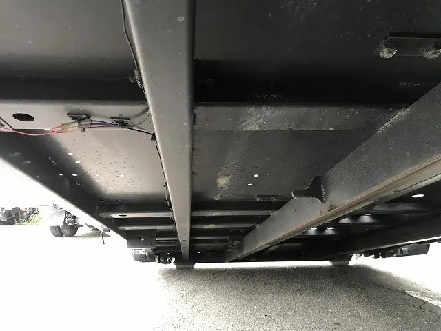 いすゞ エルフ 2TG-NPR88AM(2WD)の写真37