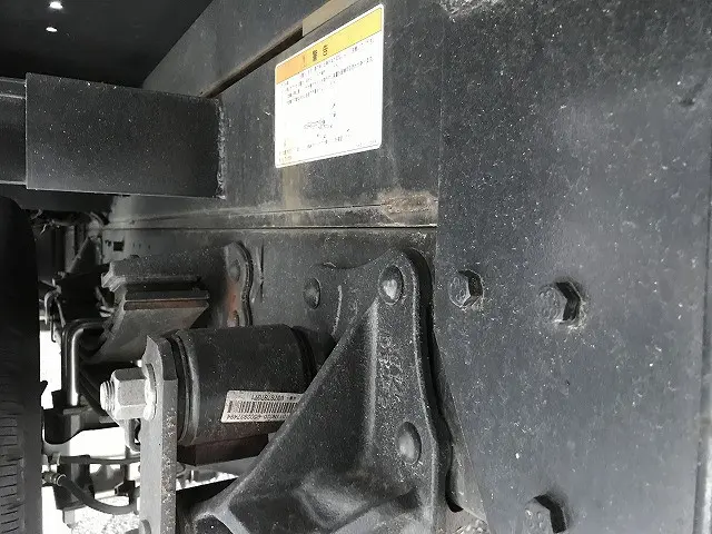 いすゞ エルフ 2TG-NPR88AM(2WD)の写真40