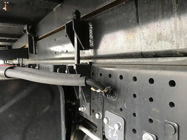 いすゞ エルフ 2TG-NPR88AM(2WD)の写真41