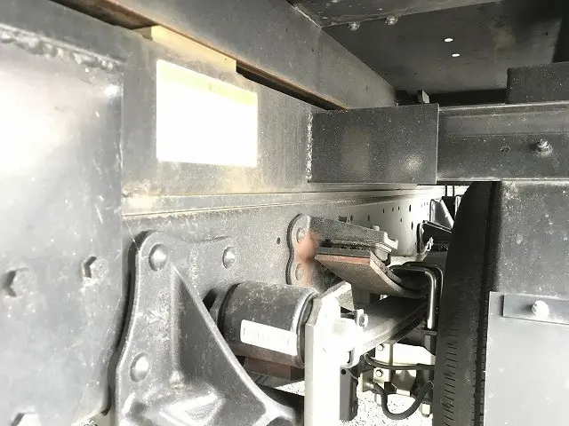 いすゞ エルフ 2TG-NPR88AM(2WD)の写真42