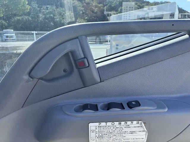 三菱 キャンター PDG-FE83DN(2WD)の写真40