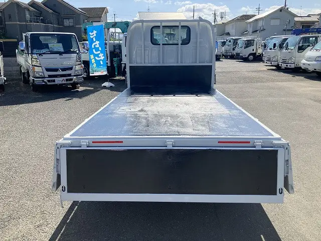 いすゞ エルフ TRG-NJR85A(2WD)の写真14