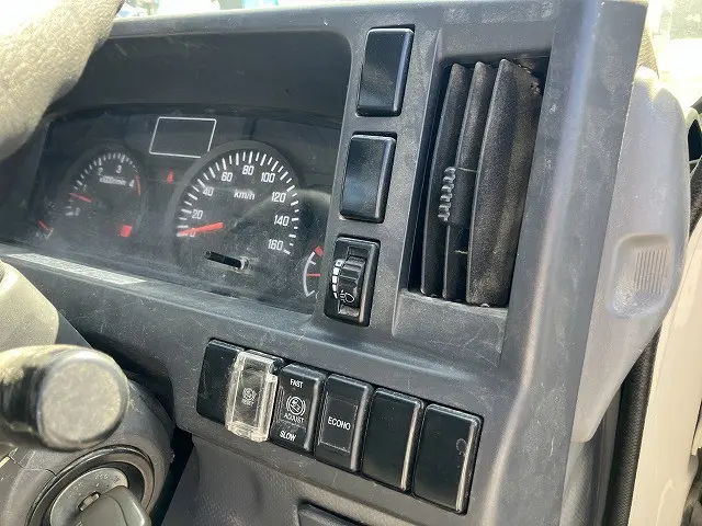 いすゞ エルフ TRG-NJR85A(2WD)の写真38