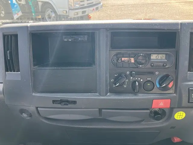 いすゞ エルフ TRG-NJR85A(2WD)の写真40