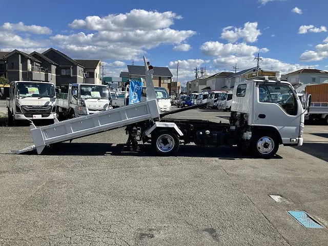 いすゞ エルフ TPG-NKR85AN(2WD)の写真5