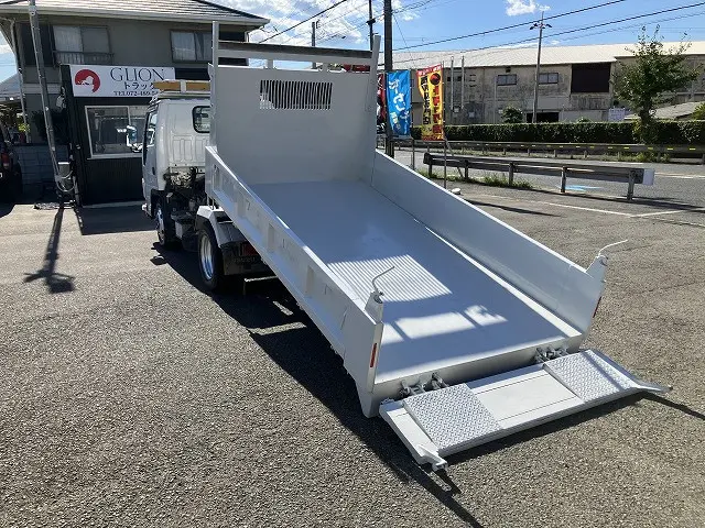 いすゞ エルフ TPG-NKR85AN(2WD)の写真6