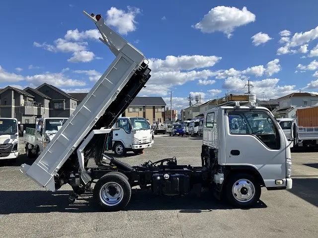 いすゞ エルフ TPG-NKR85AN(2WD)の写真12