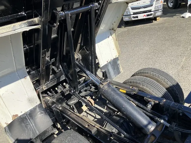 いすゞ エルフ TPG-NKR85AN(2WD)の写真32