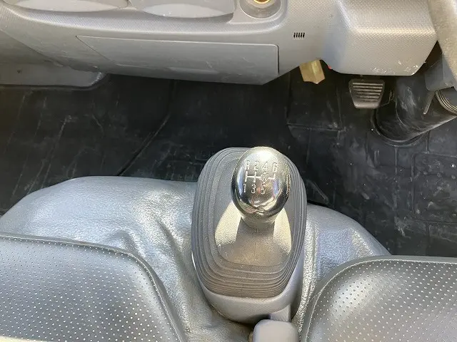 いすゞ エルフ TPG-NKR85AN(2WD)の写真44