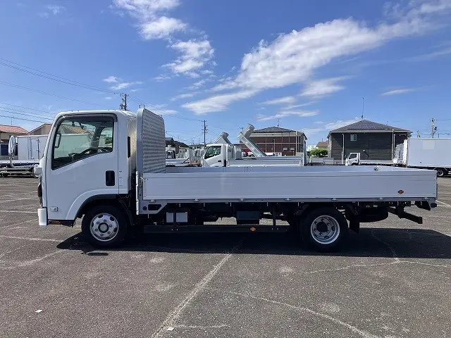 いすゞ エルフ 2RG-NPR88AC(2WD)の写真4