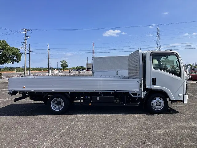 いすゞ エルフ 2RG-NPR88AC(2WD)の写真5