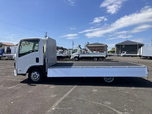 いすゞ エルフ 2RG-NPR88AC(2WD)の写真11