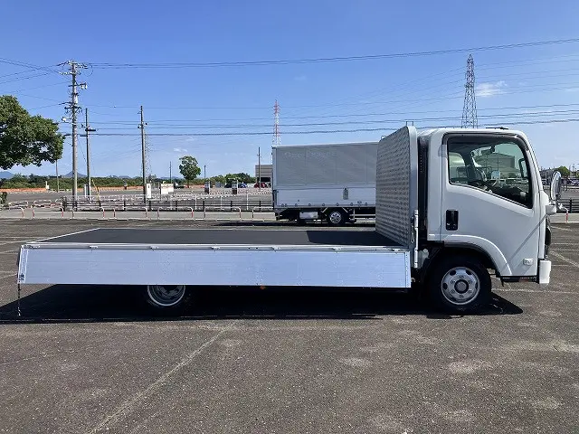 いすゞ エルフ 2RG-NPR88AC(2WD)の写真12