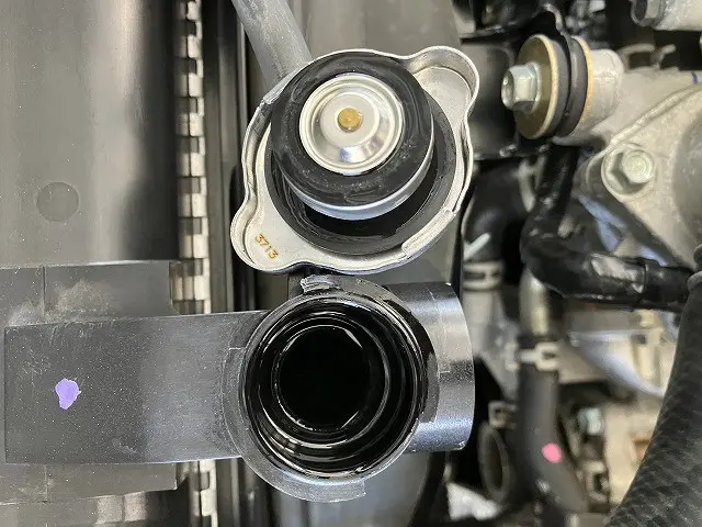 いすゞ エルフ 2RG-NPR88AC(2WD)の写真23