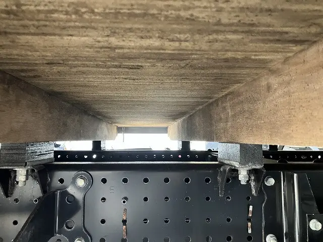 いすゞ エルフ 2RG-NPR88AC(2WD)の写真33