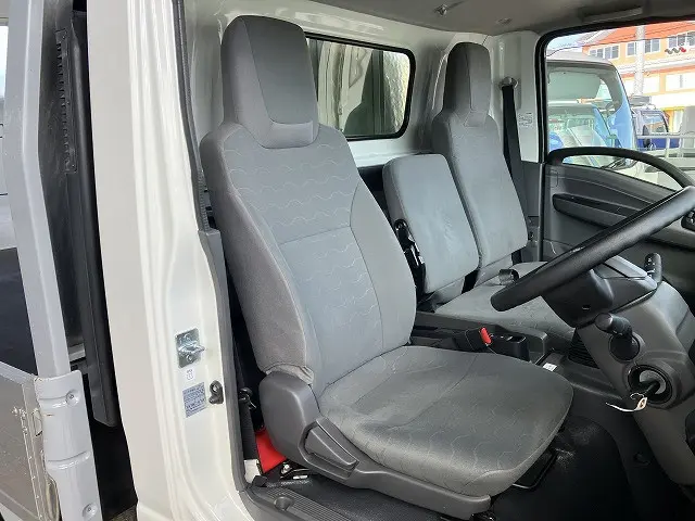 いすゞ エルフ 2RG-NPR88AC(2WD)の写真34